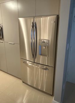 GE Profile Stainless Steel French Door Refrigerator – Bottom Freezer