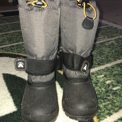 Snow Boots Size 13