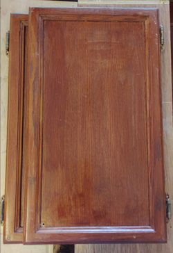 Wood Kitchen's cabinet doors