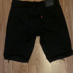 Men’s Levi Shorts Size 32w