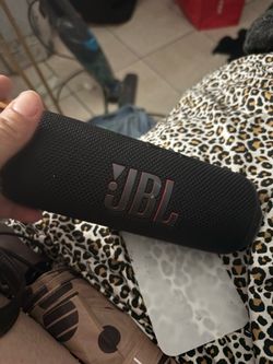 Jbl speaker small
