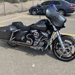 2023 HARLEY DAVIDSON STREET GLIDE 