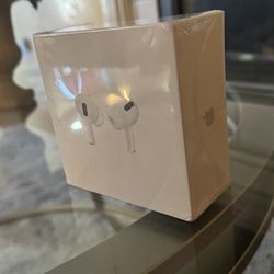 Apple Airpod Pros - With Wireless Charging