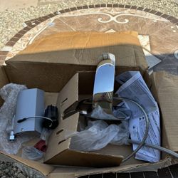 Hermisa Llave Moen Para Baño Tiene Sensor Con Movimiento Muy Barata $90 La Tengo En El Centro Está Nueva Está Hermosa  Y Baratísima Me Queda 1 Aparte 