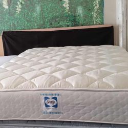 Full Size Mattress (Colchón Full Size)