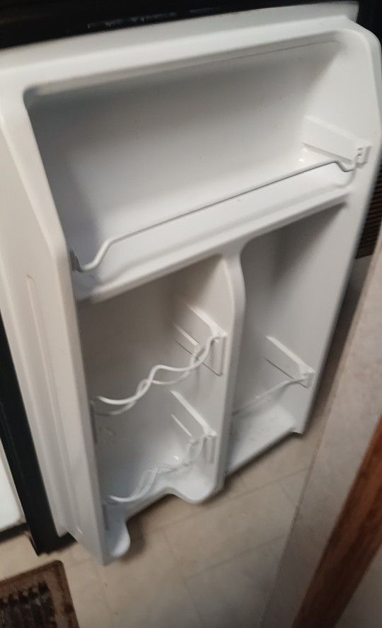 Mini Fridge With Freezer 