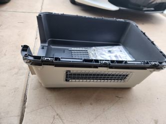 Brand New Large SportPet Designs Rolling Plastic Travel Dog Crate Kennel 32"x22"x23". $85 Firm Pick up in Gilbert at Greenfield and Warner