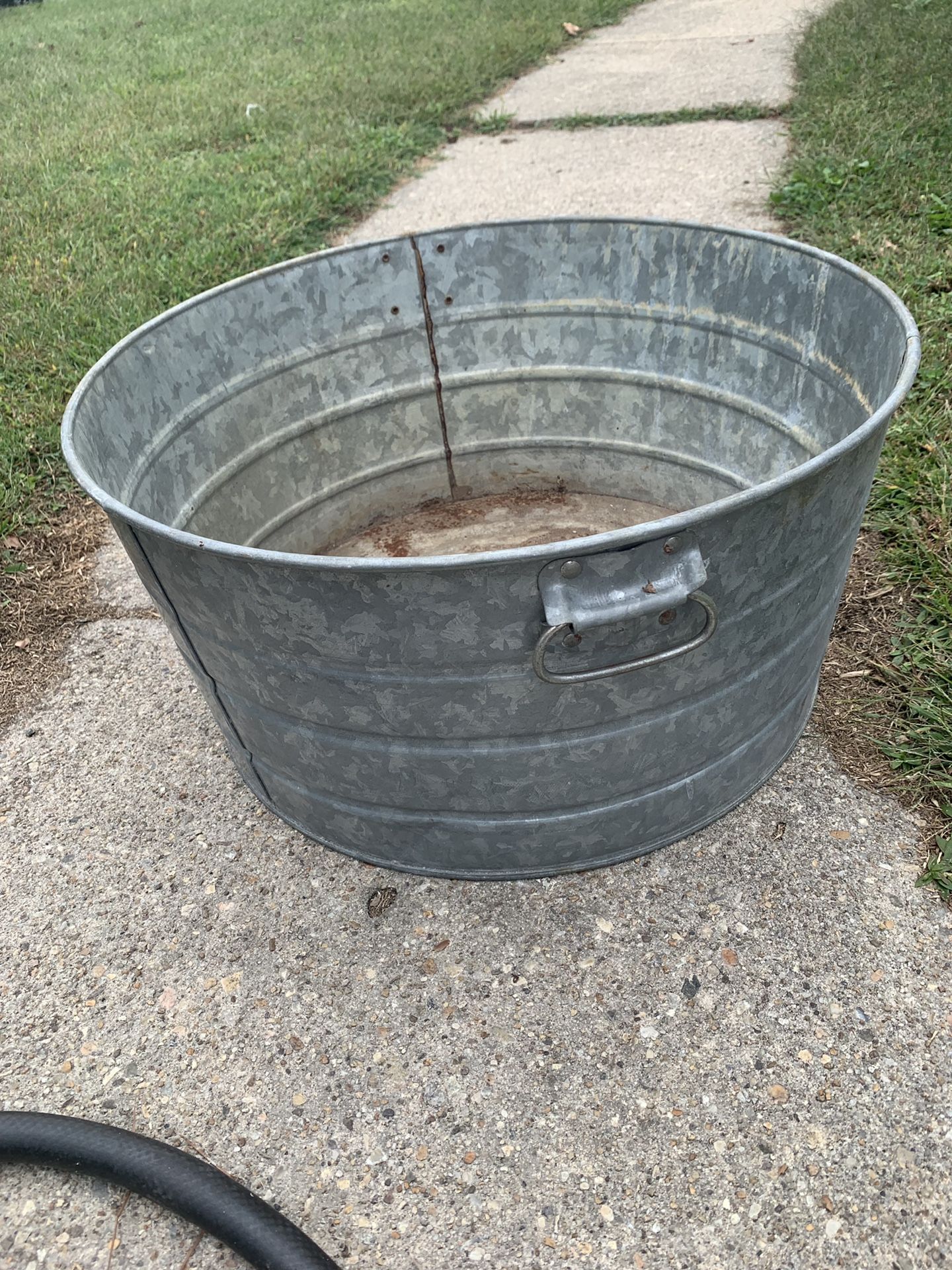 22” galvanized tub