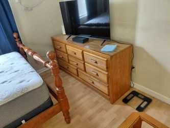 Full size dresser