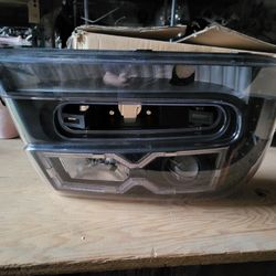 chevy trailblazer 2002 - 2005 head lights
