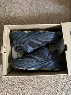 Adidas Yeezy Boost 700 Utility Black Size 7