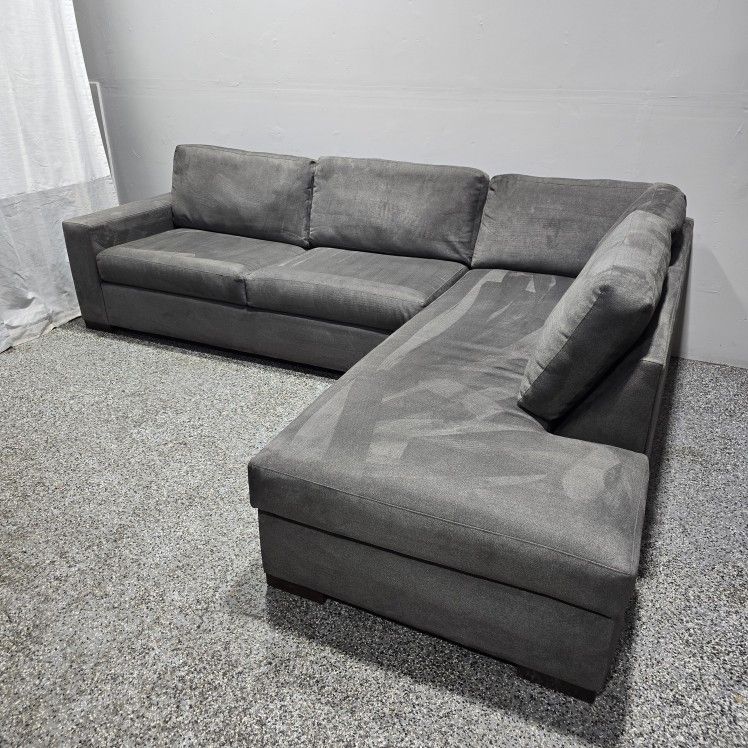 Furniture Envy Sectional Couch With Pullout Bed!!! Delivery Available