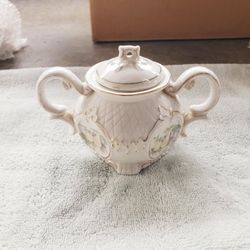 Vintage Sugar Bowl In Excellent Condition 