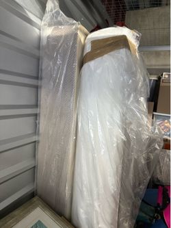 Queen mattress and boxspring in great shape