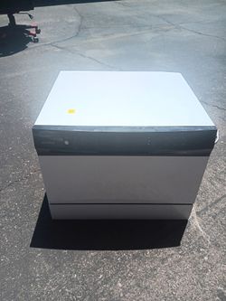 Counter top dishwasher