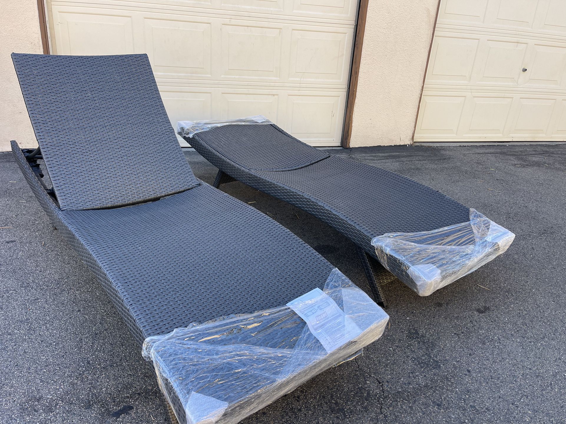 Pool Chaise Lounge Set