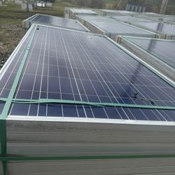 310 W Solar Panels Very Good Used Condition 4 Pallets Available 