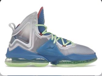 Nike Lebron XIX (19) Size 10 Basketball Shoes