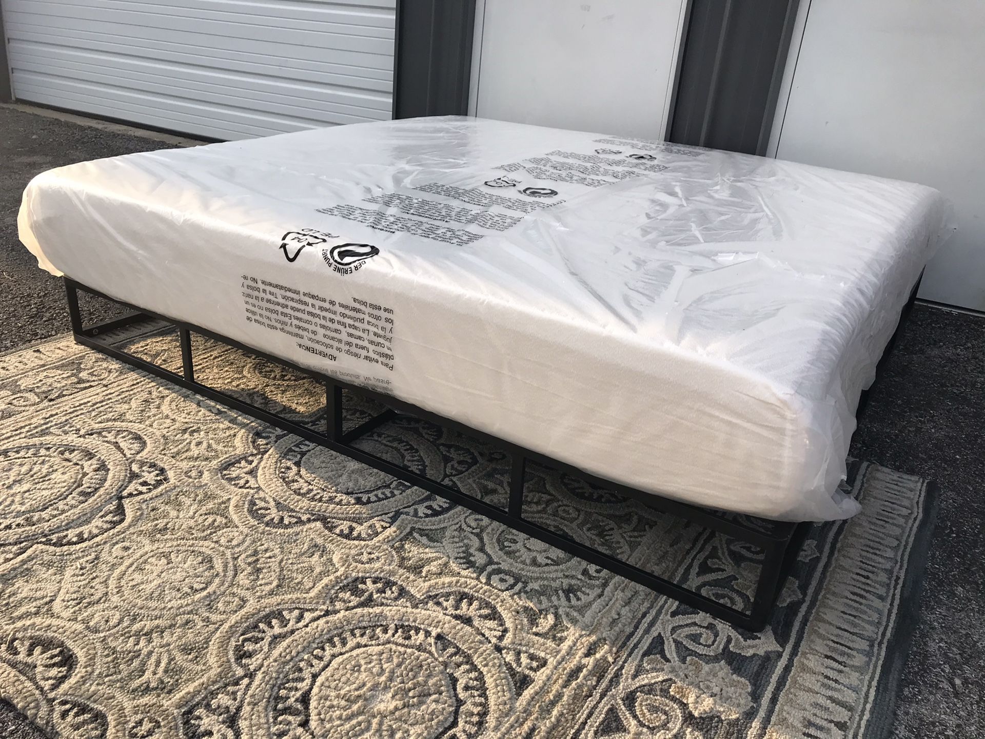 New KING size mattress and smart box spring