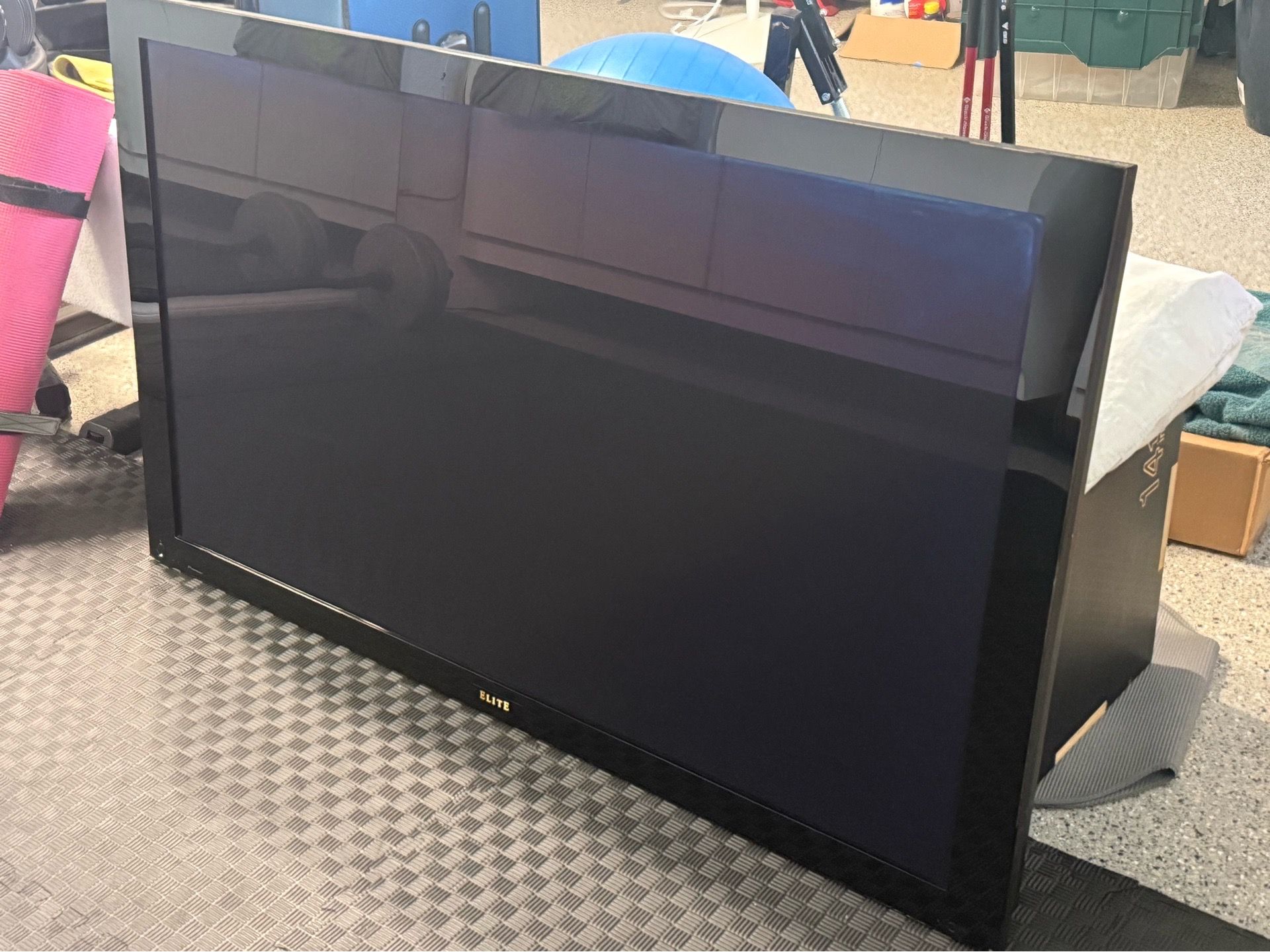 Pioneer Elite 55” plasma TV works great FREE!!