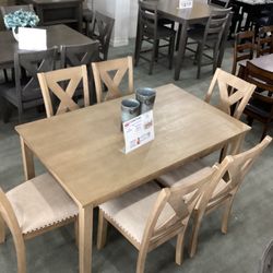 Sanbriar 7pc Rectangular Dining Room Set