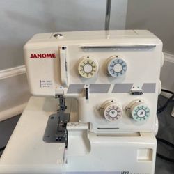 Janome MyLock 204D Serger/Overlocker Sewing Machine