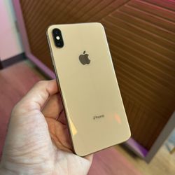 Apple iPhone XS Max 64GB Unlocked to any carrier! Like new!