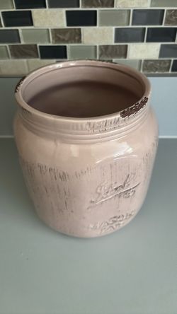 Kitchen utensil holder