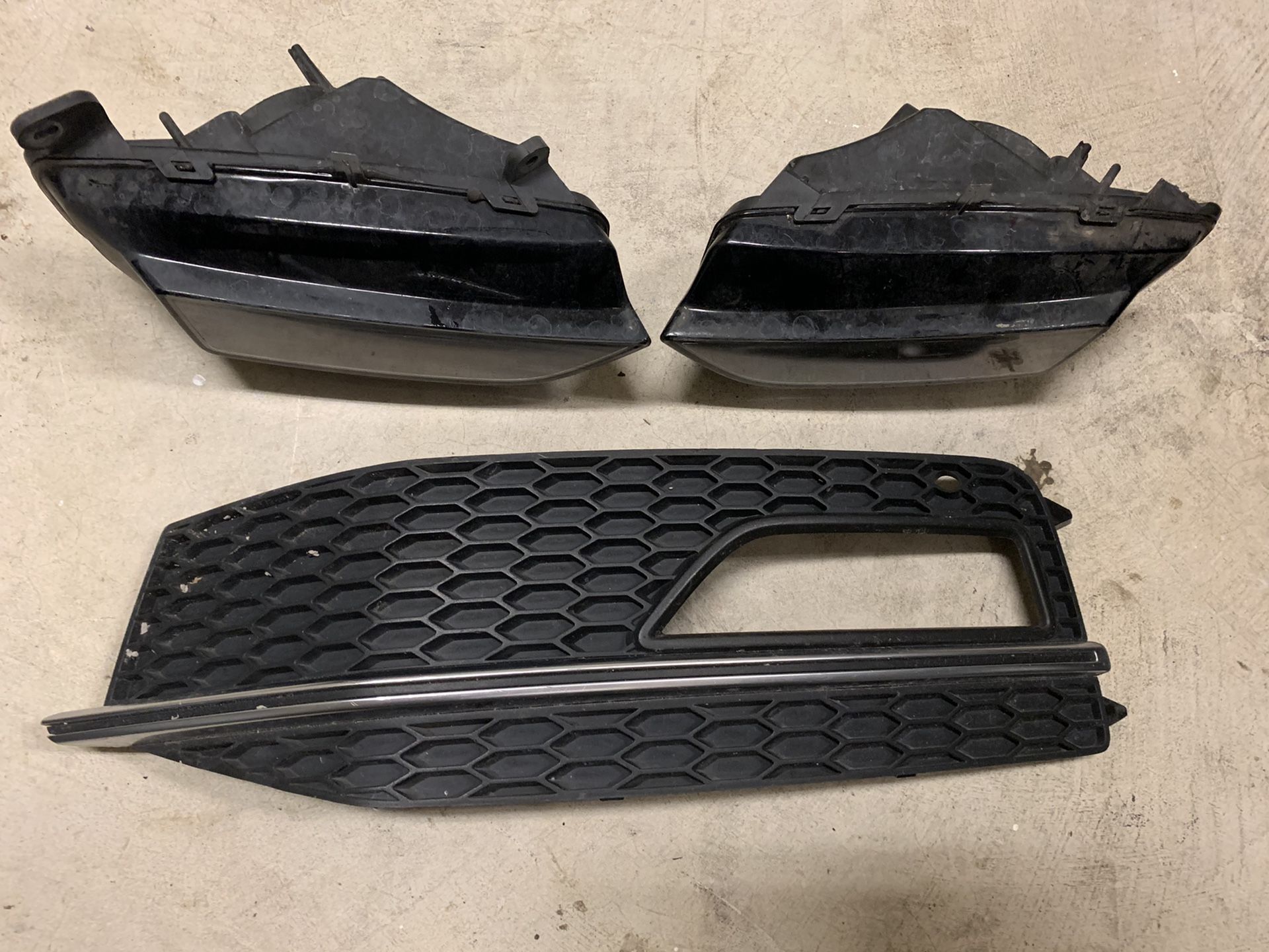 Audi A4 S4 driver left side lower grille bumper