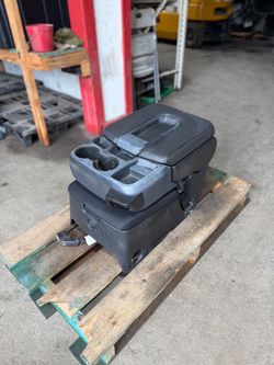 2019-2025 Chevy Silverado 1500 / GMC Sierra 1500 Center Console Jump Seat OEM