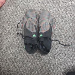 Nike Phantom 6 Elite FG soccer cleats
Size US 7.5