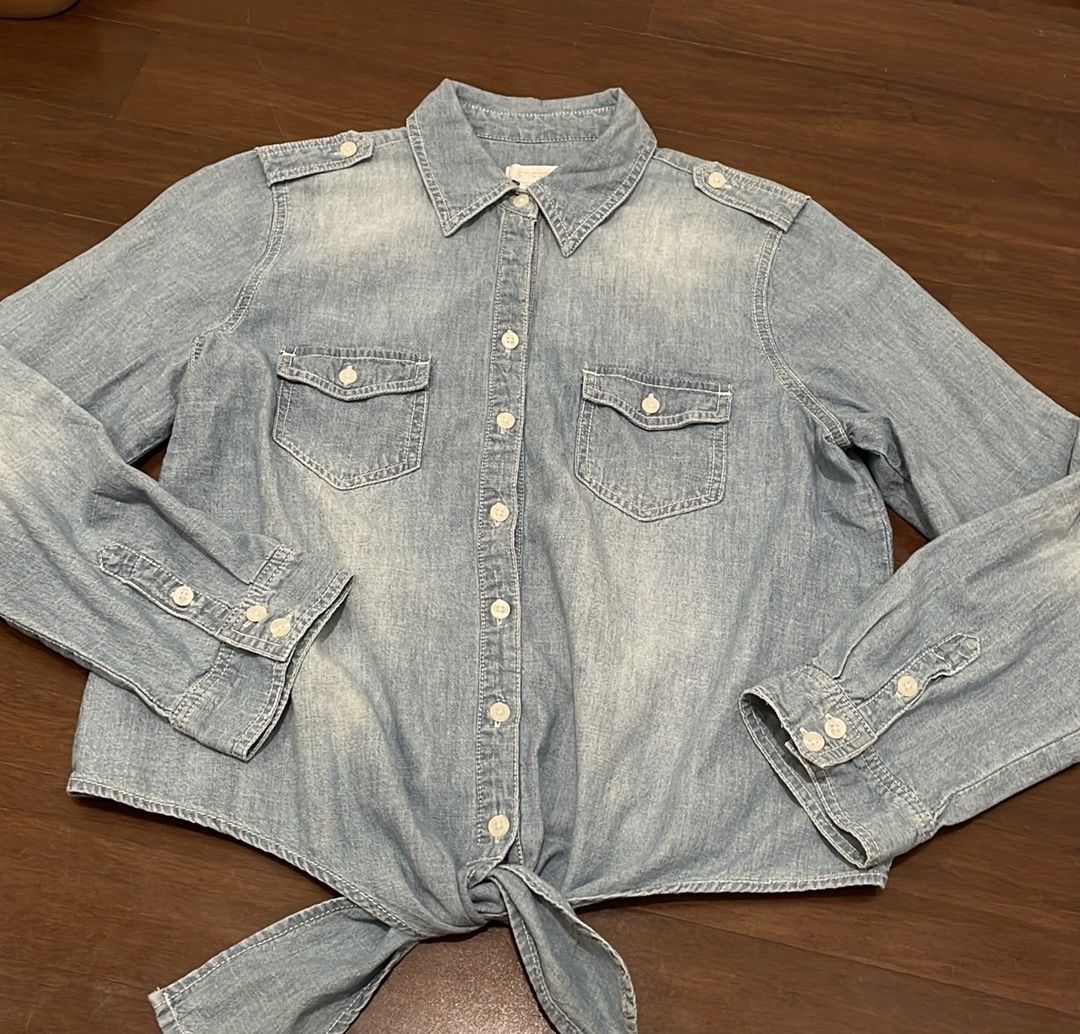 Chico’s Denim Chambray Button down Shirt