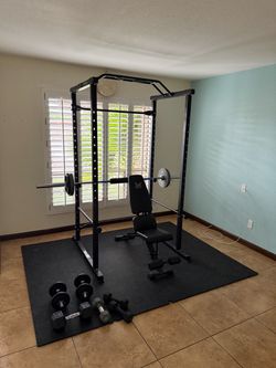 Power Rack with incline Bench.