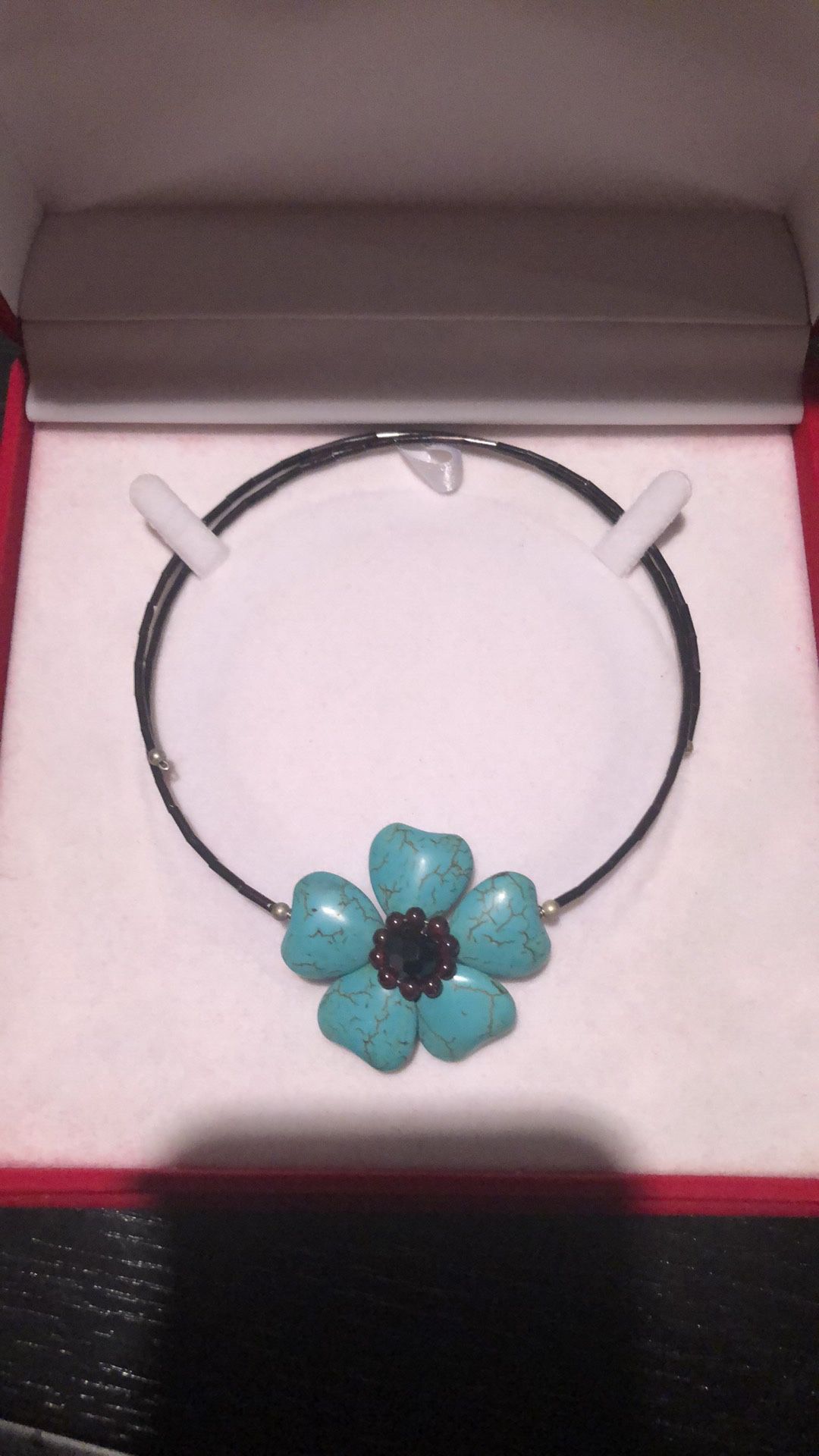 Expandable turquoise necklace