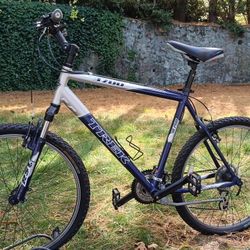 trek 3700 alpha moutain bike 26 inch rims$175