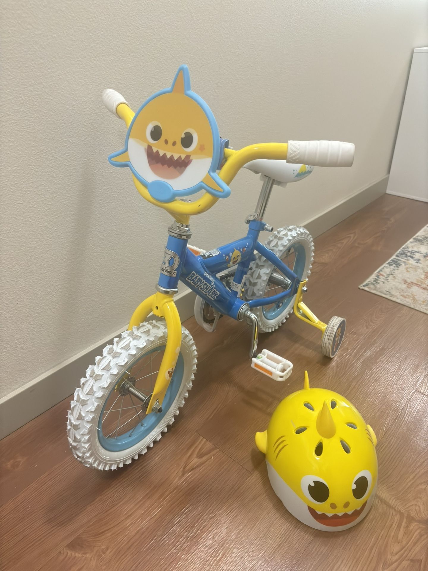 baby shark bike helmet Adventure Youth Helmets but also provides sufficient safety for children Raskullz Lil Shark Attax Infant