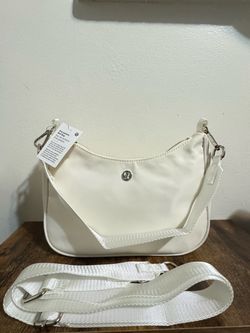 Lululemon Everywhere Belt Bag