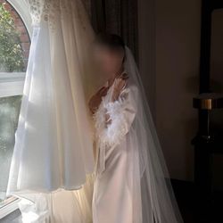 Gorgeous Wedding Dress With Trunk