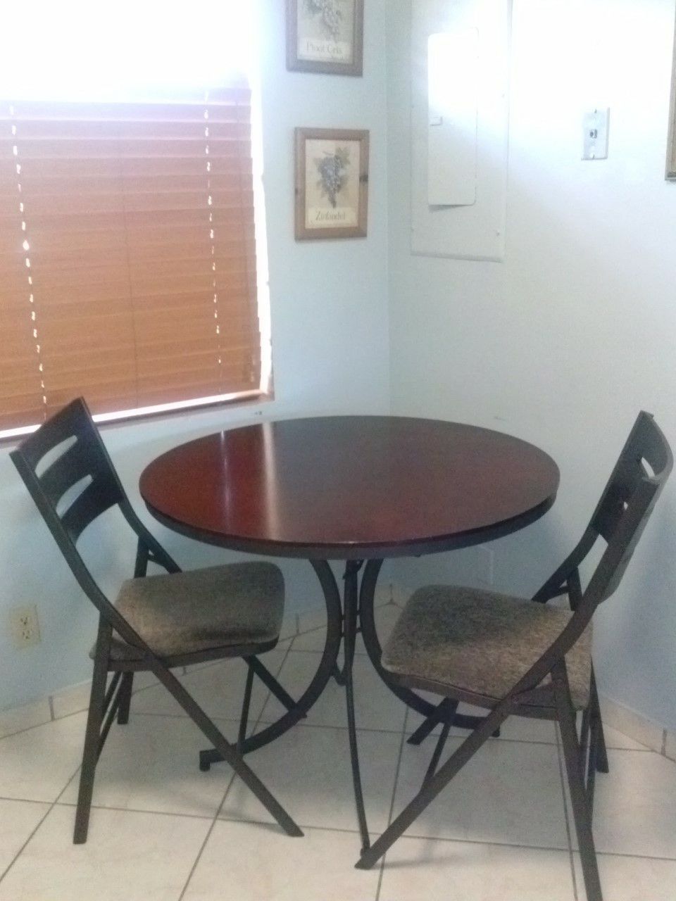 ****Round table and 2 chairs.****