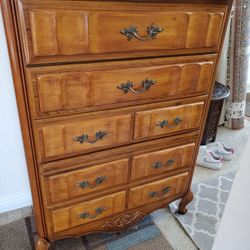Dresser solid wood 5 drawer 35W16D 48H