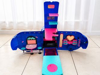 L.O.L. Surprise! O.M.G. Glamper Camper Playset in good used condition. 💕💙