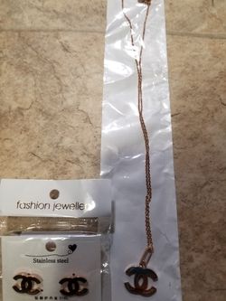 Louis Vuitton Rose Gold Irregular Pink Stud Earrings for Sale in Los  Angeles, CA - OfferUp