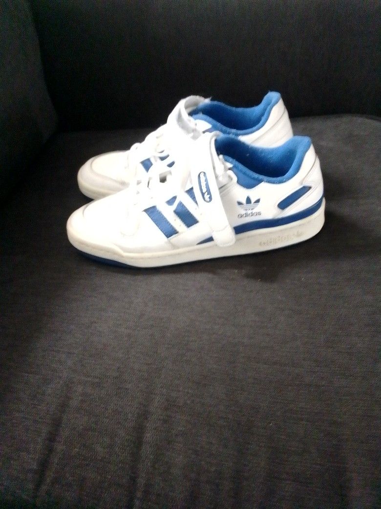 ADIDAS SIZE 9. 1/2.