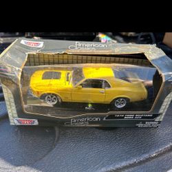 Motor Max 1:24 scale 1970 Ford Mustang Boss 429 die-cast model ***MAKE OFFER***