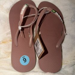 Woman Thin Strap Havaianas Size 6 NWT