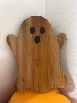 GHOST CUTTING BOARD