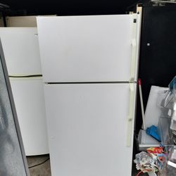 Hotpoint Refrigerator - Can Deliver 