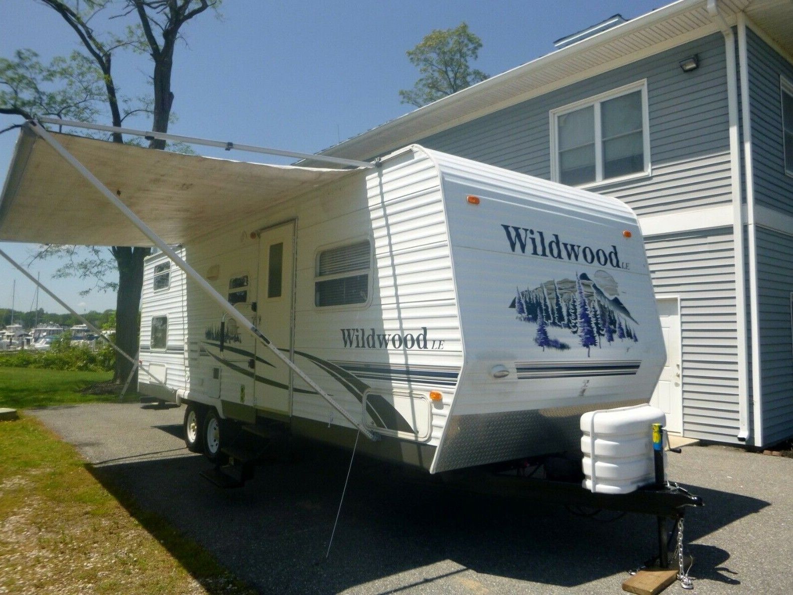 Photo 1000 clean. URGENT FOR SALE 2006 Model WildWood