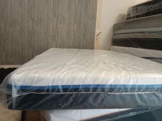 💤🛌🏾💤 $209 memory foam queen available $209 💤🛌🏾💤