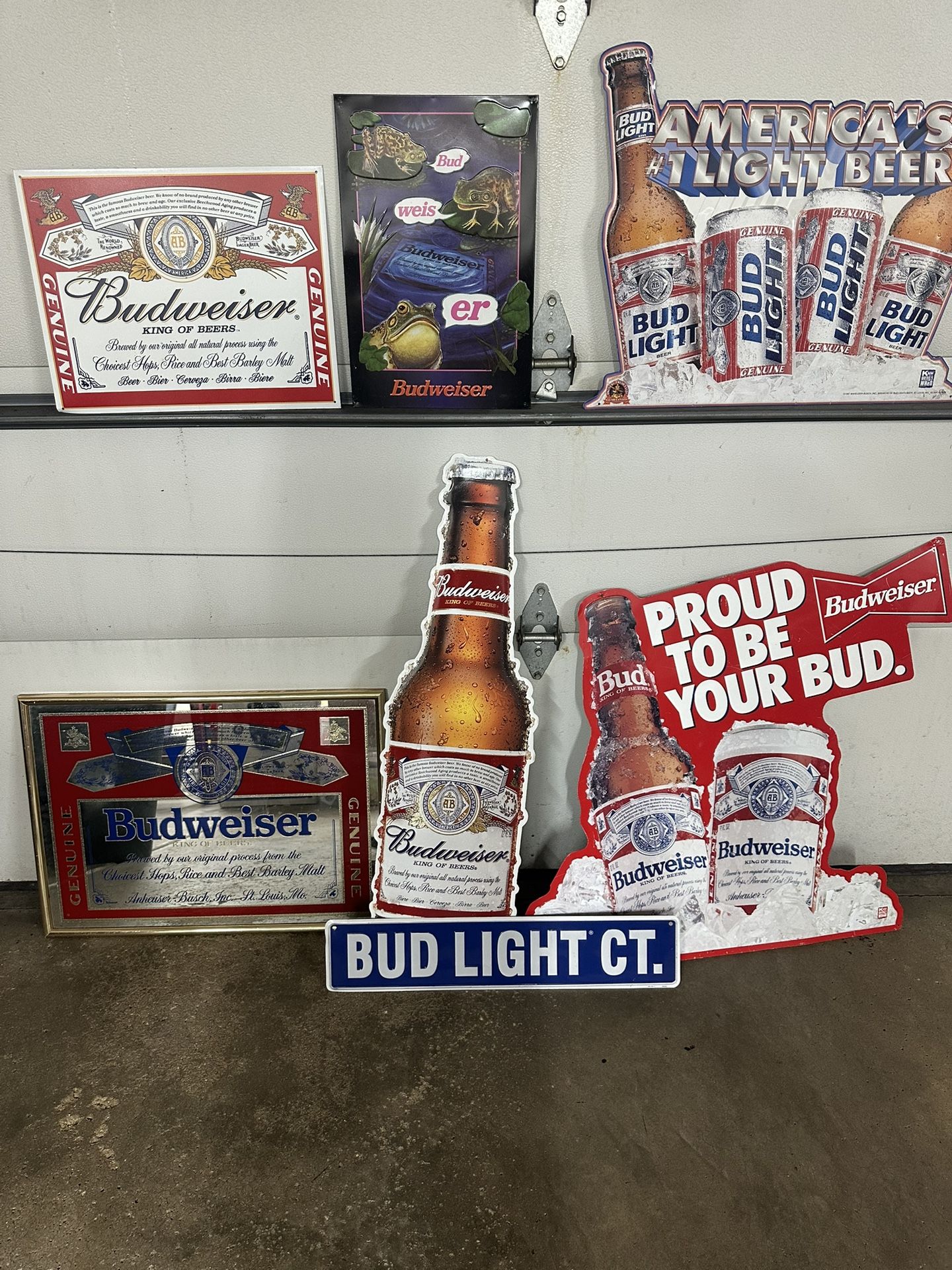 BUDWEISER/BUD LIGHT SIGNS